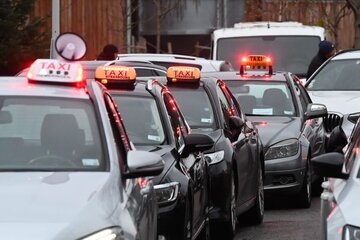 France : Opération escargot des taxis contre la Macronie