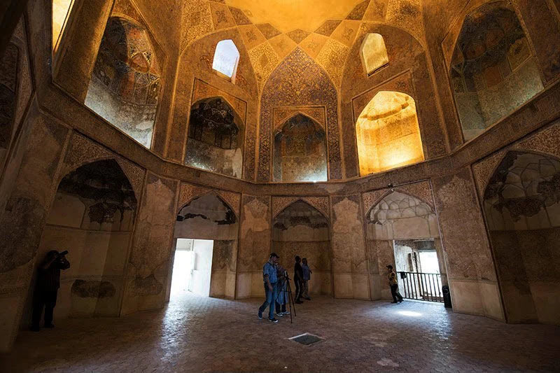 کاخ خورشید کلات؛ بنایی به جا مانده از نادر شاه