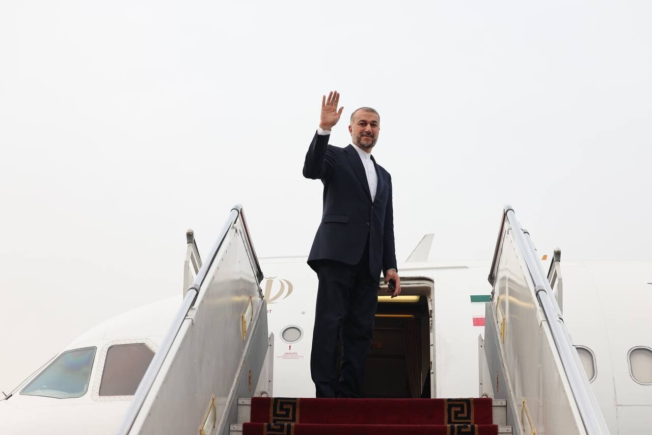 Iran FM departs for Geneva to attend UNHCR meeting