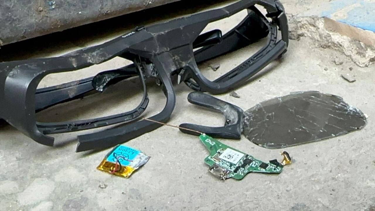 Zionist Army distributes spy glasses among children in Gaza