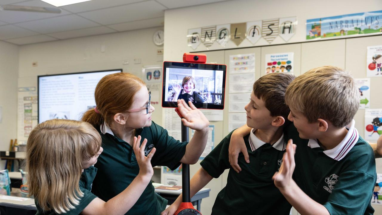 رباتها به کمک دانشآموزان غایب میآیند