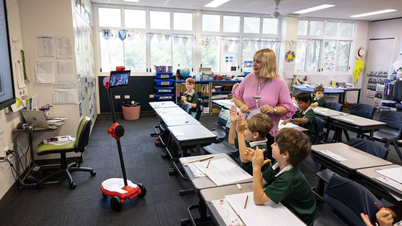 رباتها به کمک دانشآموزان غایب میآیند