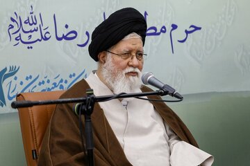 امام جمعه مشهد: اعتکاف عالی‌ترین روش نهادینه کردن تمدن اسلامی در زندگی است