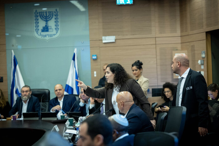 تداوم تنش بین سران رژیم صهیونیستی/مخالفان وزیر نتانیاهو را «دروغ‌گو و دزد» خطاب کردند