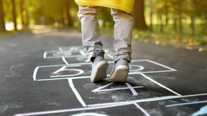 خداحافظی کودکان با خالهبازی، لِیلِی و گُل کوچیک