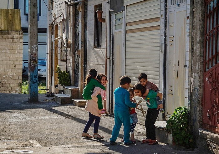 دوران کودکی غرق در فضای مجازی؛ خداحافظی با خالهبازی، لیلی و گُل کوچیک