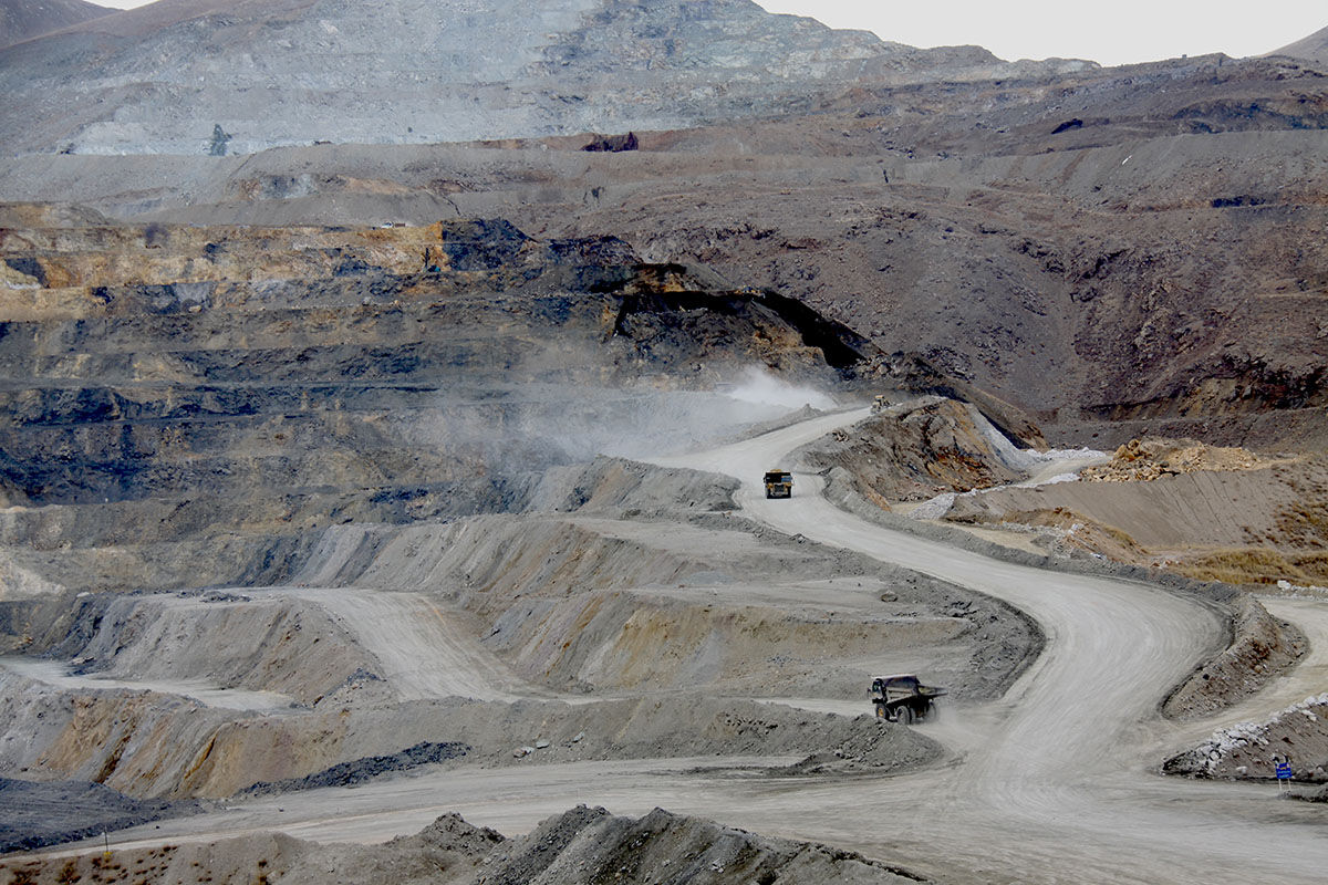 ۲.۵ میلیون تُن لجن طلا در معدن زرشوران تکاب انباشت شده است + فیلم