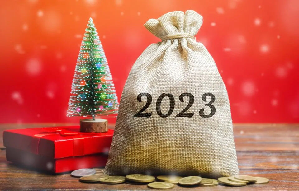 Face à l'inflation, le nombre de Français prêts à revendre leurs cadeaux de  Noël s'envole en 2023