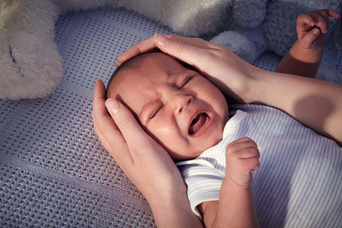 پیشنهاد جدید برای بی‌قراری و نخوابیدن نوزاد