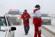 ۲۲ نفر گرفتار در برف و کولاک جاده‌های زنجان امداد رسانی شدند