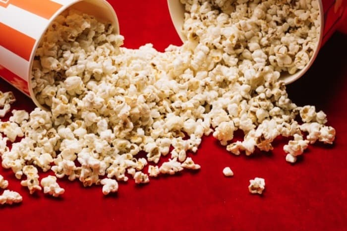 سفره شب یلدا با غذا و خوراکیهای ارزان اما خوشمزه