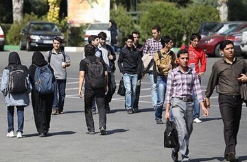 توجه به اشتغال جوانان عاملی برای افزایش نشاط در جامعه است