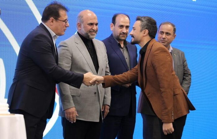 حنجره و صدای خواننده پاپ بیمه شد