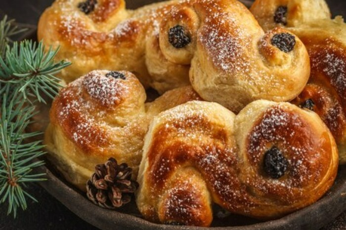 طرز تهیه نان زعفرانی سوئدی برای صبحانه