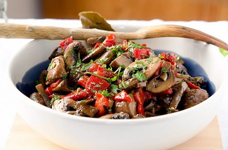 طرز تهیه ترشی قارچ و فلفل دلمه؛ آسان و خوشمزه