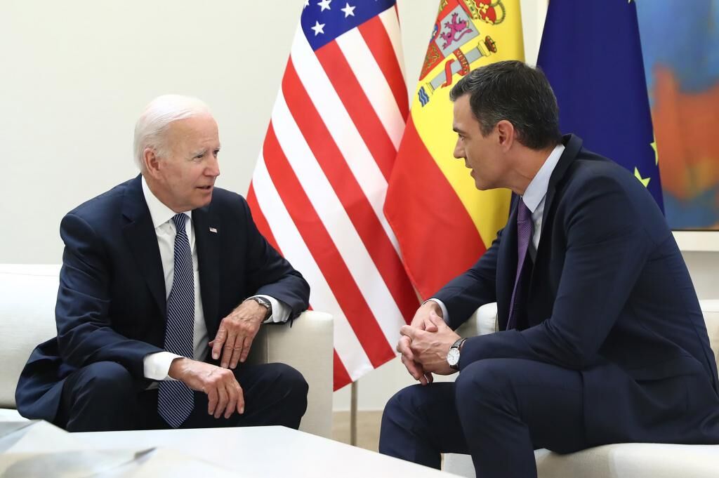 بایدن و نخست وزیر اسپانیا درباره تحولات خاورمیانه رایزنی کردند