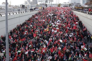 راهپیمایی گسترده همبستگی با ملت فلسطین در آنکارا برگزار شد