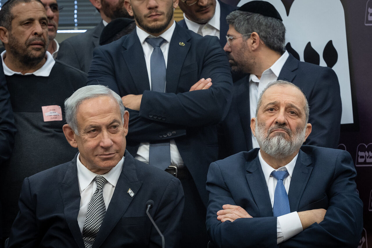متحدان اصلی نتانیاهو هم خواستار برکناری وی شدند
