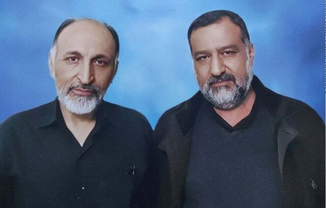 تصویری از شهید سیدرضی موسوی (سمت راست تصویر) در کنار شهید سیدمحمد حجازی (سمت چپ تصویر) 