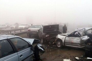 طوفان شن علت تصادف زنجیره‌ای در جاده تربت‌حیدریه - مشهد است