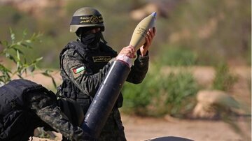 Al-Qassam cible deux chars et fait exploser une ouverture de tunnel avec les forces israéliennes
