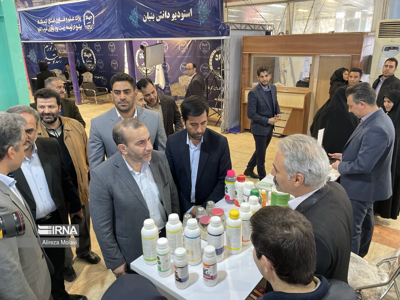 دولت بستر کاربردی کردن فعالیت‌های علمی و پژوهشی را در کرمانشاه فراهم می‌کند