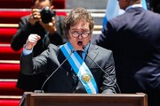 رئیس‌جمهوری آرژانتین با برکناری ۷ هزار کارمند کوچک‌کردن دولت را کلید زد