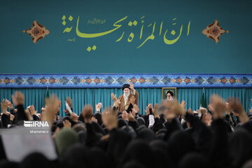 Rencontre d’un groupe des femmes iraniennes avec le Guide suprême