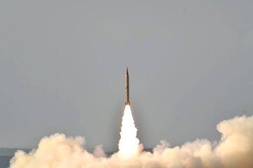 پاکستان پرتاب یک موشک بالستیک را با موفقیت انجام داد + فیلم
