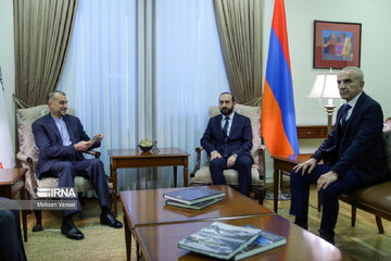 Le chef de la diplomatie iranienne en visite en Arménie