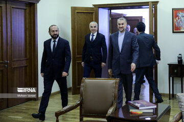 Le chef de la diplomatie iranienne en visite en Arménie