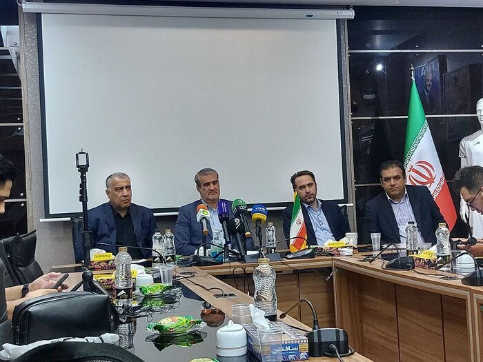 شما به نمایش مضحک فوتبال ایران دعوتید!/ فوتبالی با سقف کاذب!