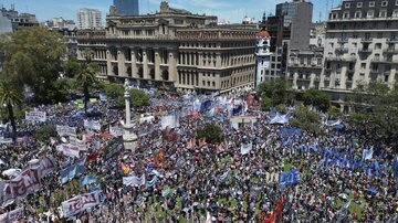 اعتراض اتحادیه‌های آرژانتین به اصلاحات جنجالی رئیس‌جمهوری