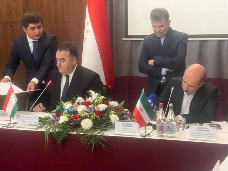 Iran, Tajikistan ink two cooperation documents