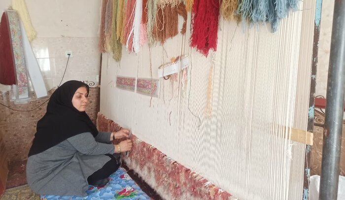 تلالو امید در تار و پود دار قالی بانوی میاندوآبی + فیلم