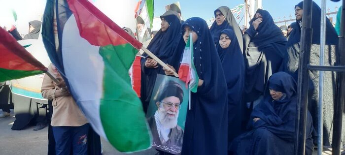 دشمنان بدانند، این صحنه خالی نمی‌ماند