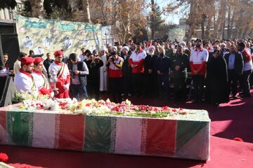 پیکر یک شهید گمنام در مشهد به خاک سپرده شد