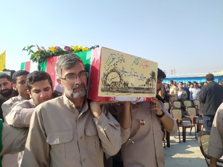 پیکر مطهر شهید گمنام در آبادان تشییع شد