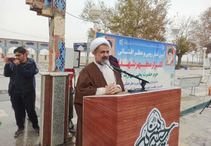 مزار شهدای گنبدی واقعه ۱۲ دی گالیکش عطرافشانی شد