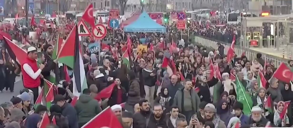 İstanbul'da Şehitlere Rahmet İsrail'e Lanet Mitingi