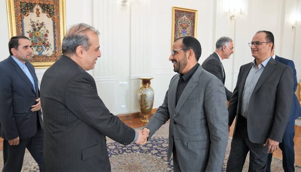 محمد عبد السلام يجري مشاورات مع كبير مستشاري وزير الخارجية الإیراني في طهران