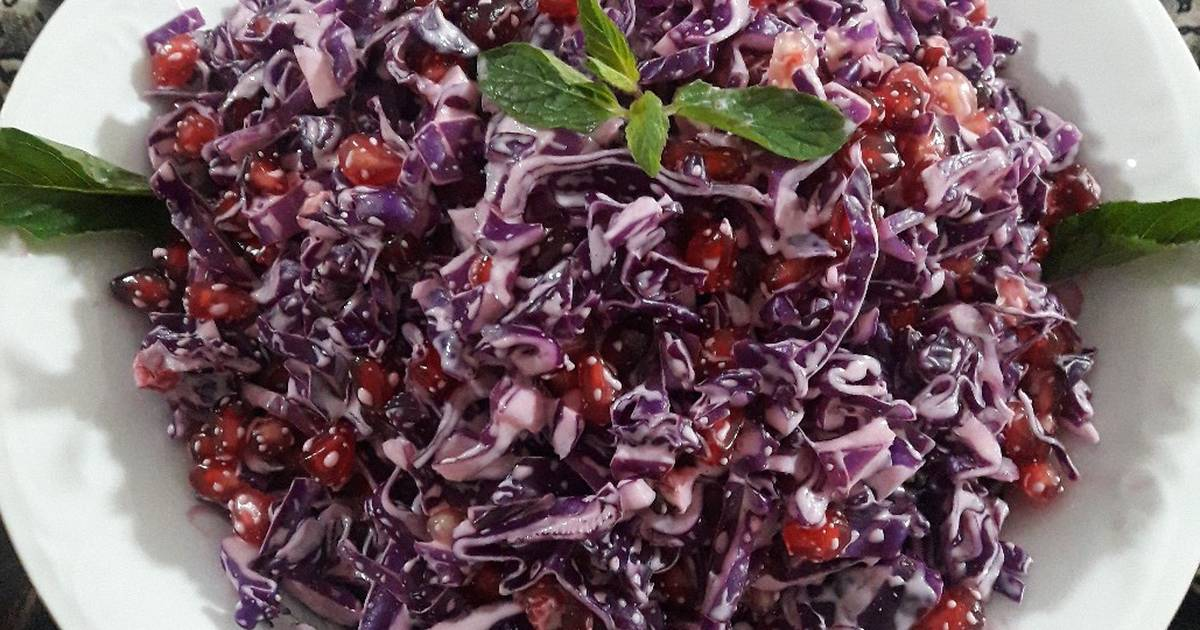 طرز تهیه سالاد کلم قرمز و انار