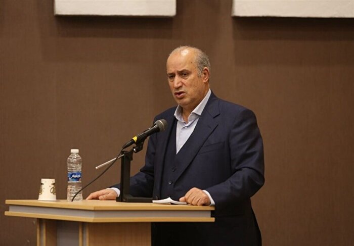 تیپ متفاوت یزدانی در روز رونمایی از حریفان کامران