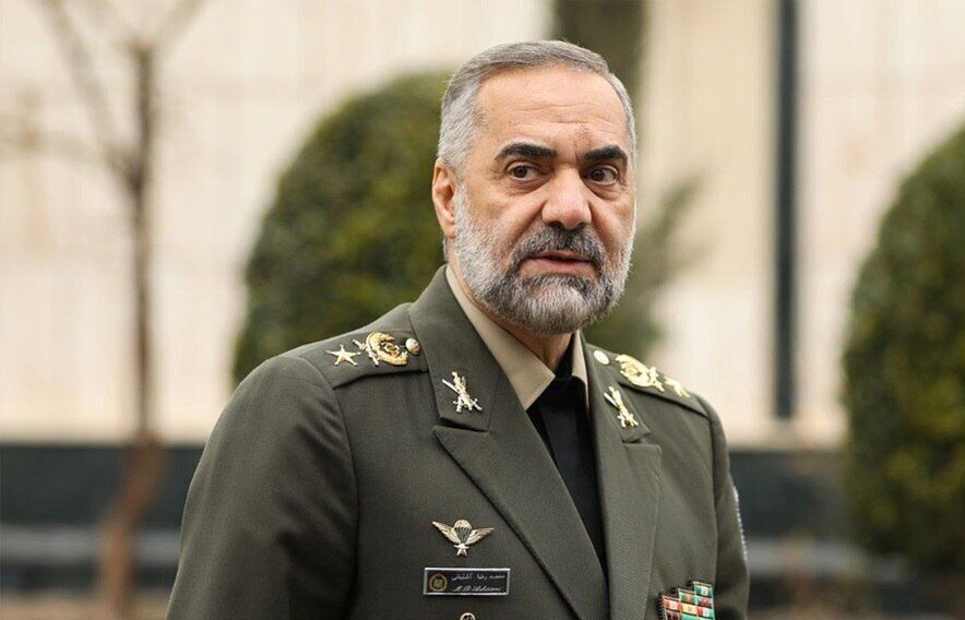 وزير الدفاع: التواجد الإيراني في البحر الأحمر يضمن الأمن