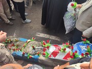 گزارش ایرنا از محل انفجار تروریستی کرمان؛ گلباران مردم با شعارهای مرگ بر اسراییل