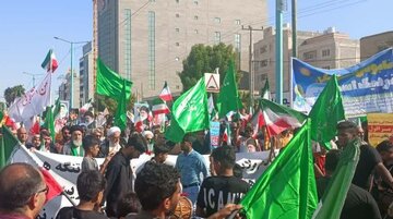 راهپیمایی مردم بندرعباس در محکومیت جنایت تروریستی گلزار شهدای کرمان + فیلم