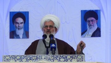 امام جمعه زنجان: مشارکت حداکثری مردم در انتخابات دشمنان را ناامید می‌کند