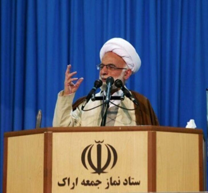 امام جمعه اراک: مخاطب مقام معظم رهبری در شعار سال تک‌تک ایرانیان است