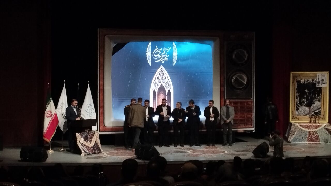 برگزیدگان نهمین جشنواره ملی نماز و نیایش در قم تجلیل شدند