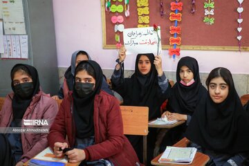 Les écoles de Kerman rendent hommage aux élèves tués lors de l’attentat revendiqué par Daech